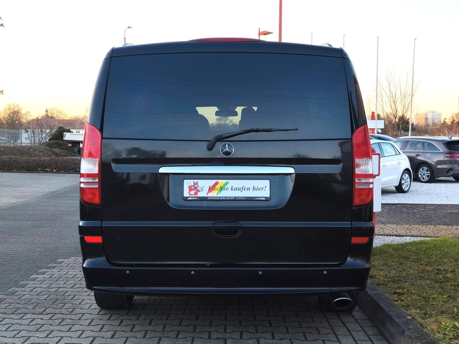 Fahrzeugabbildung Mercedes-Benz Viano 3.0 X-Clusive lang/6-Sitze/Alcantara/Navi