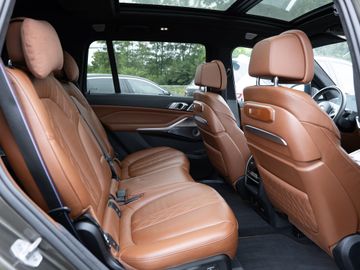 BMW X7 M60 - 9