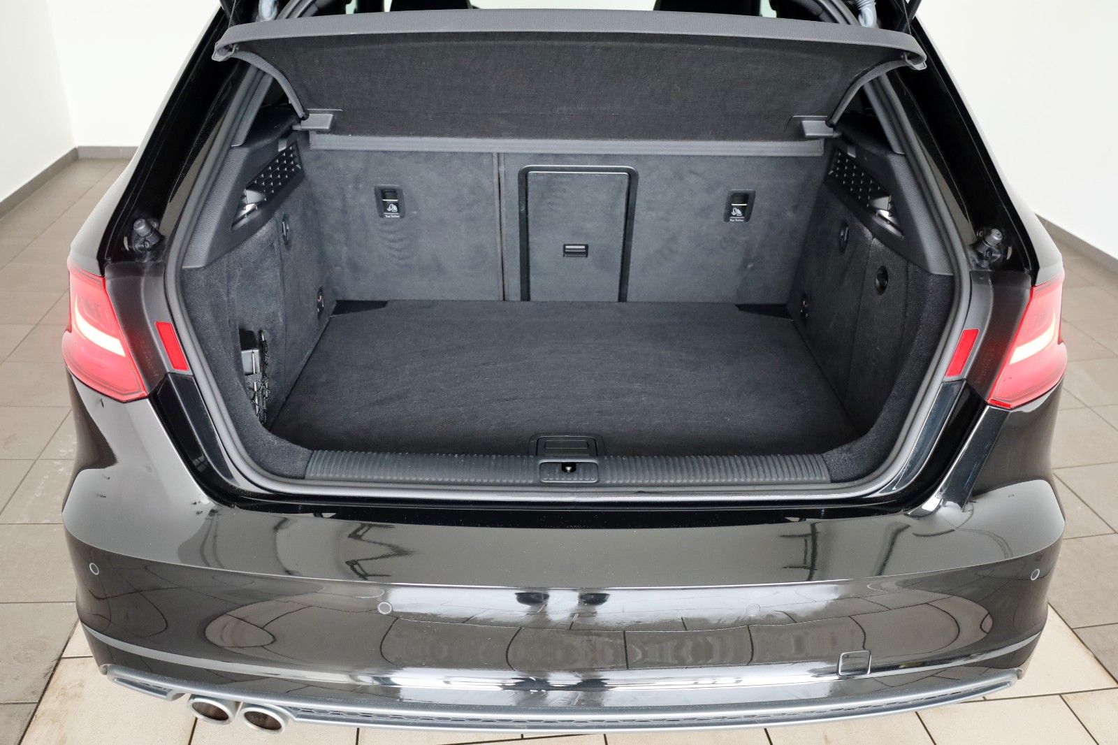 Fahrzeugabbildung Audi A3 Sportback S Line T.Leder,Navi,LED,ACC,SH,+WR