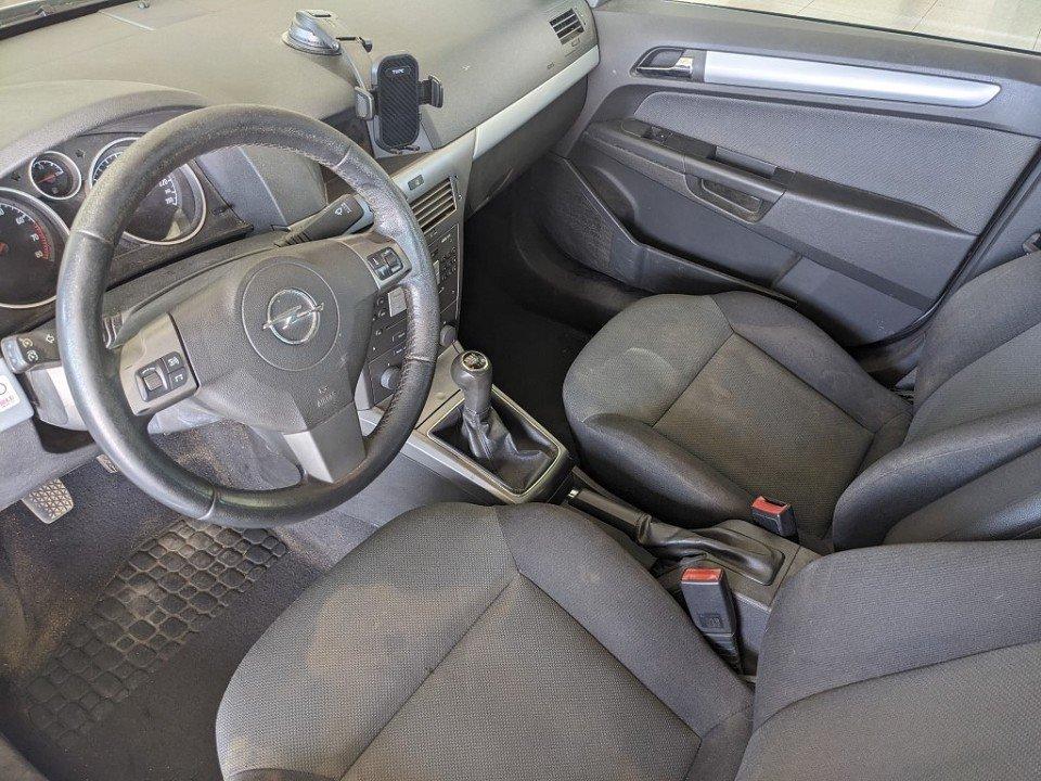 Opel Astra 2006 — photo 8