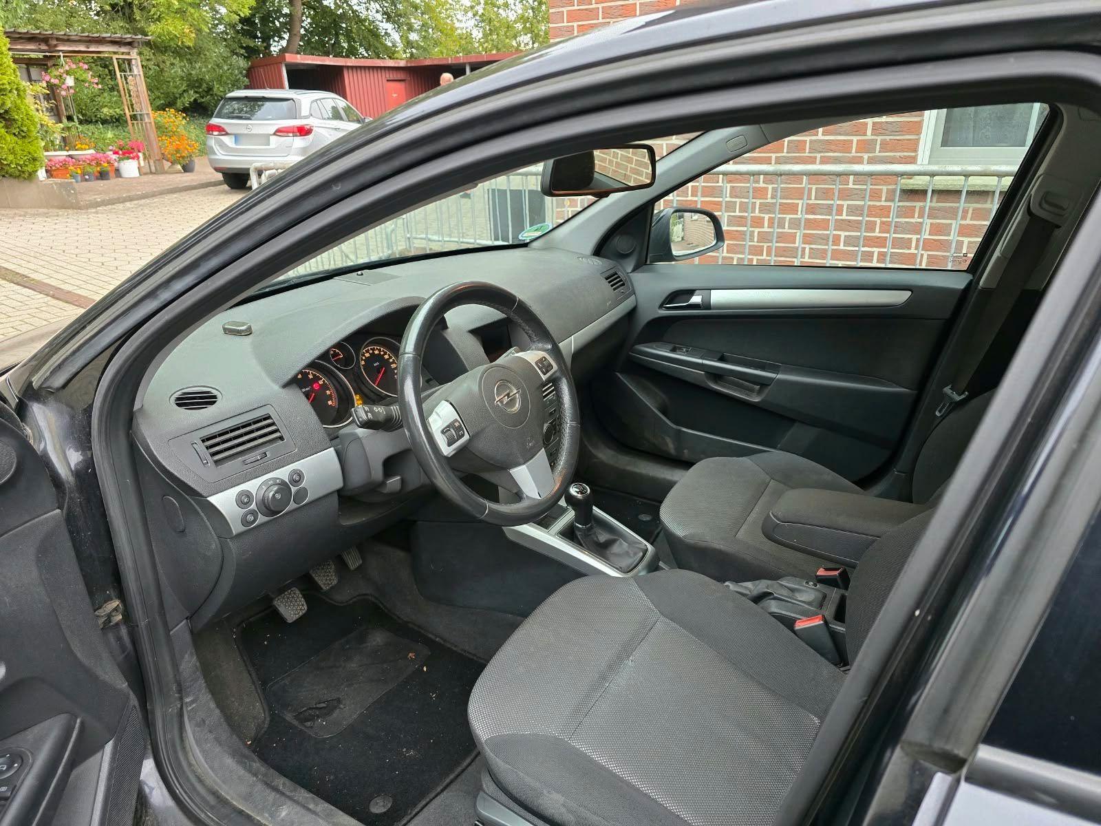 Opel Astra 2009 — photo 5