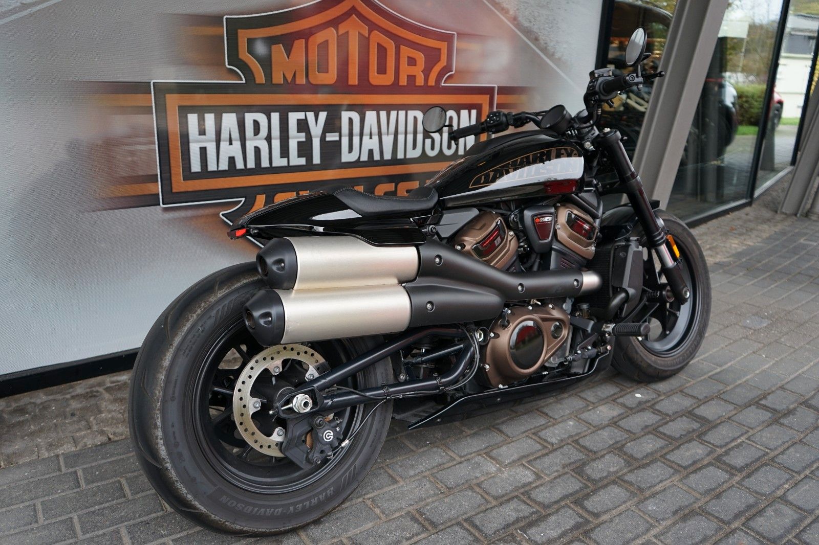 Fahrzeugabbildung Harley-Davidson Sportster S mit LED Blinkern & KZH seitl.