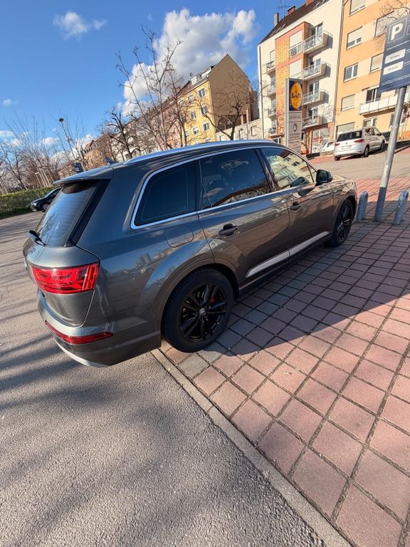 Image of Audi Q7