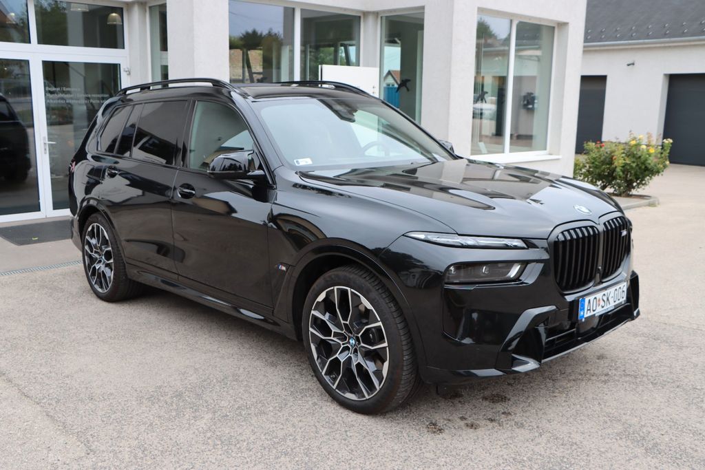 Image of BMW X7
