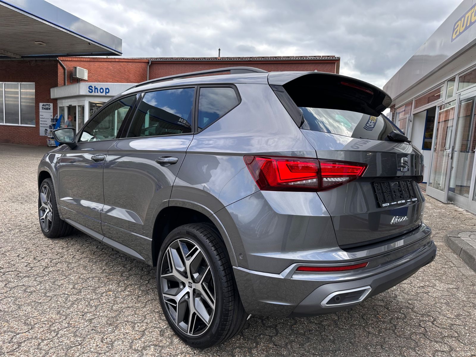 Fahrzeugabbildung SEAT Ateca FR 1.5 TSI DSG ACC/NAVI/LED/PDC/eHeck/SHZ