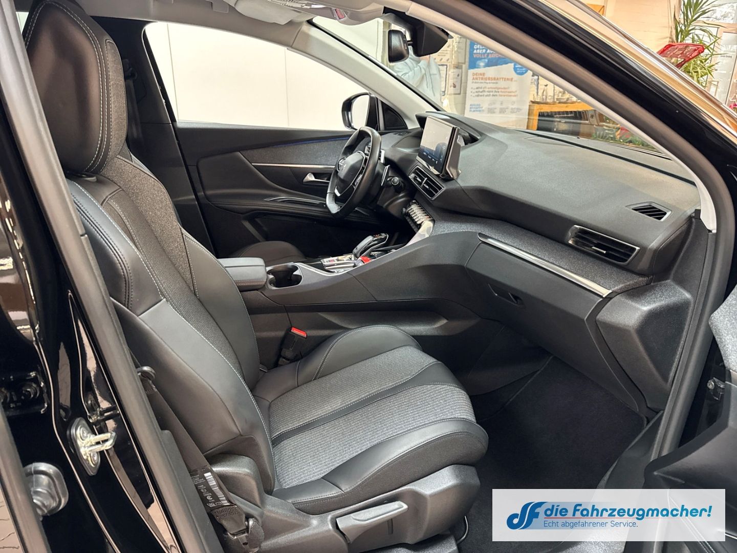 Fahrzeugabbildung Peugeot 3008 Allure Pack Navi Digitales Cockpit LED El.