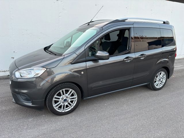 Ford Tourneo Courier Titanium