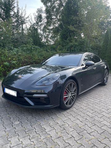 PORSCHE Panamera Turbo 