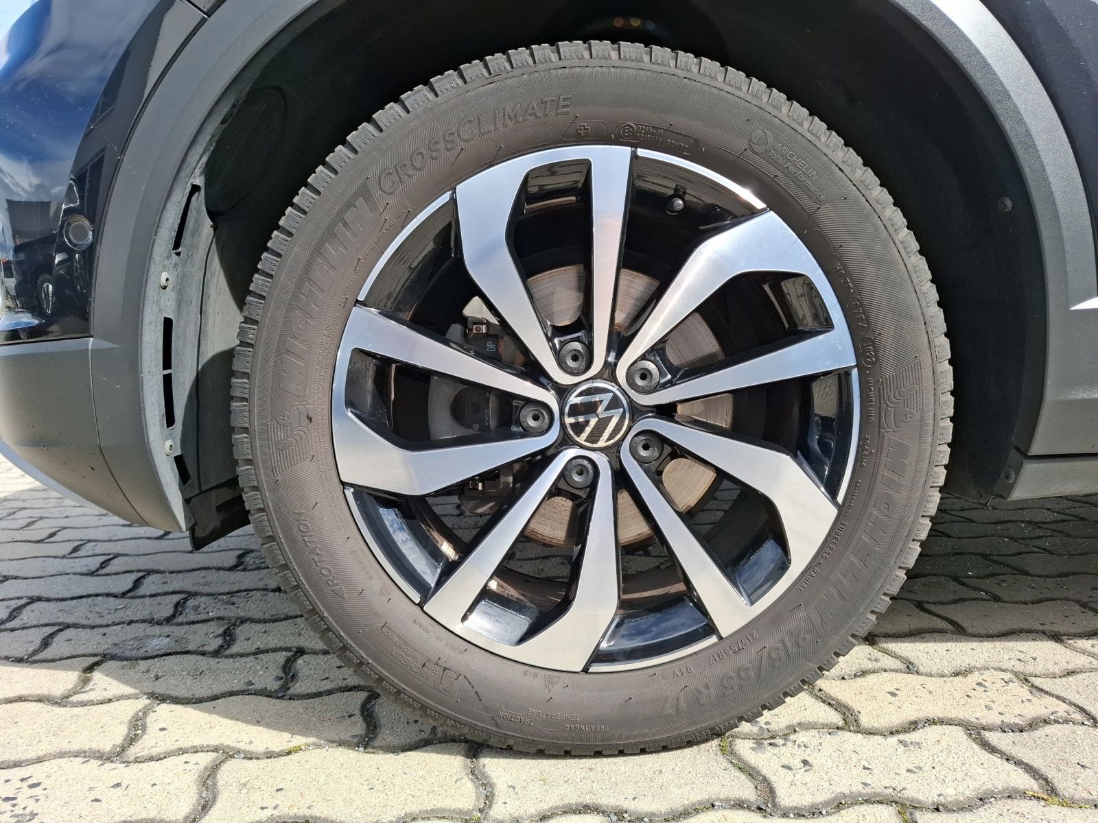 Fahrzeugabbildung Volkswagen T-Roc TSI Style LED Navi AID ACC Park-Assist SH