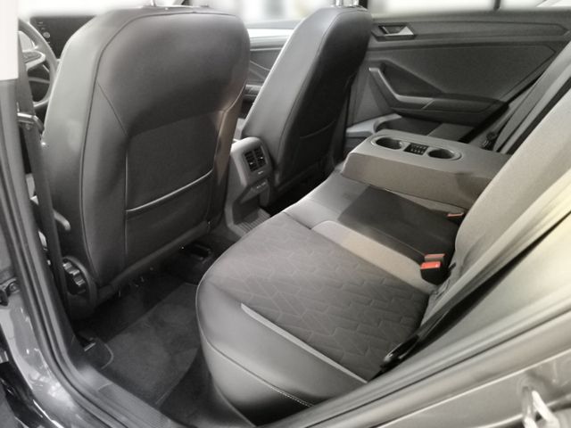 Fahrzeugabbildung Volkswagen T-Roc 1.5 TSI OPF DSG Goal LED-PLUS NAVI ACC RÜC