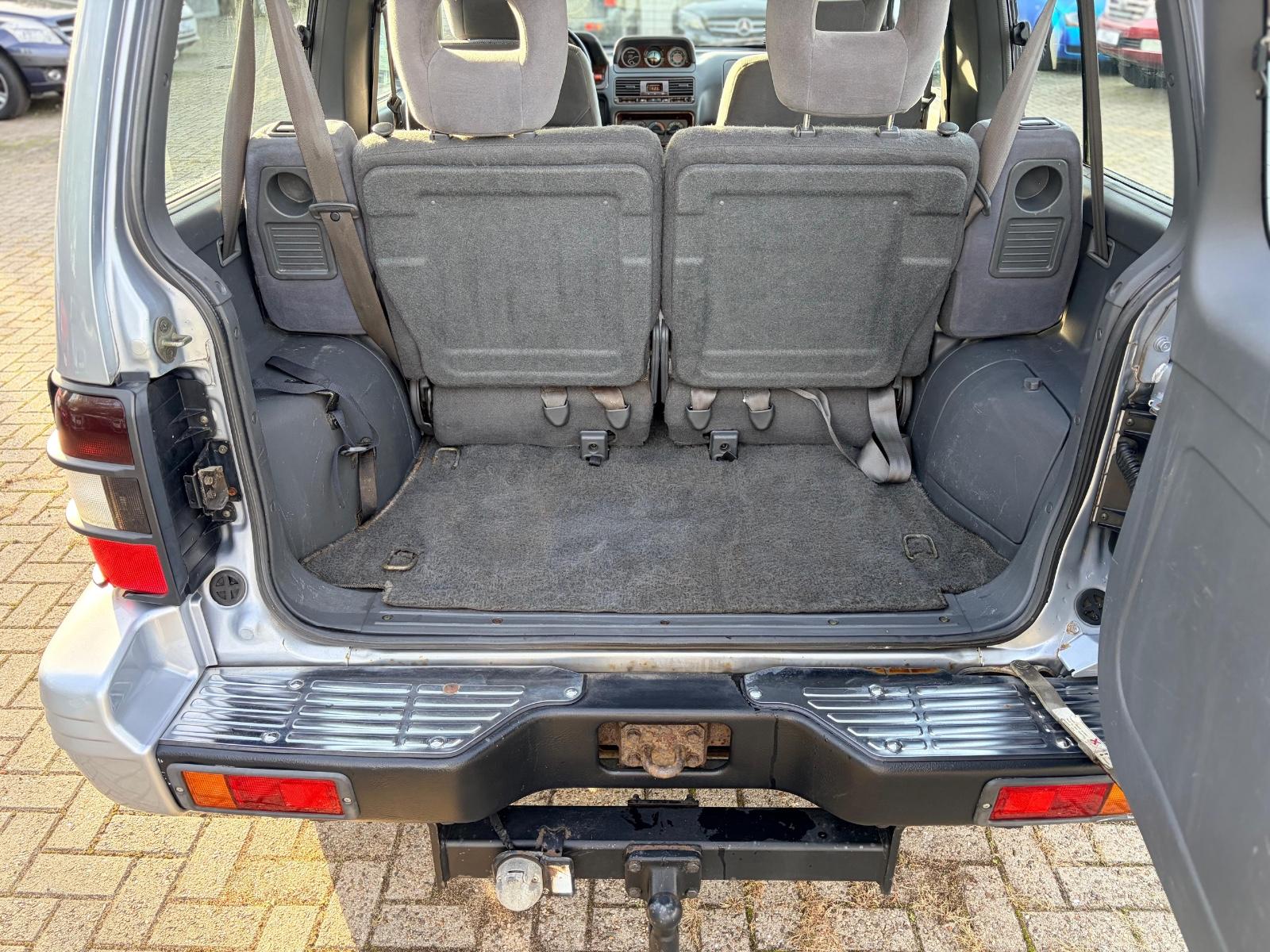 Mitsubishi Pajero 2004 — photo 24