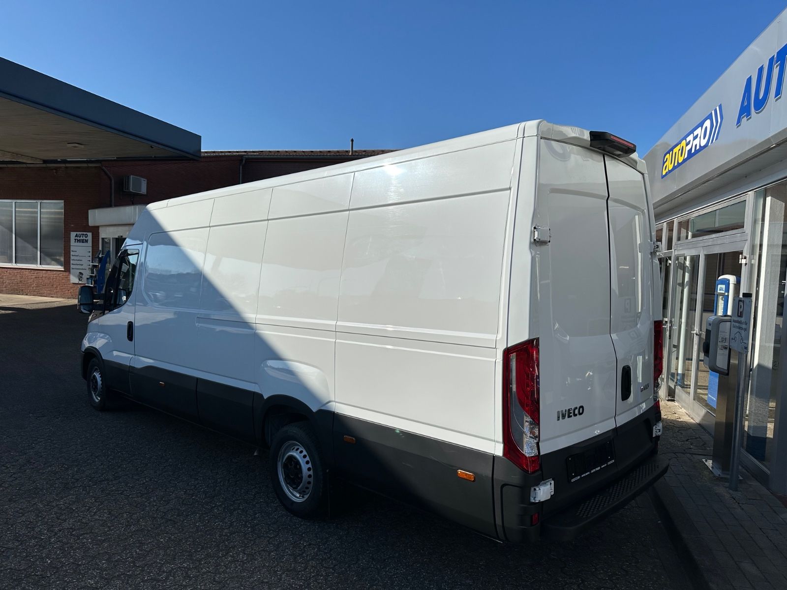 Fahrzeugabbildung Iveco Daily 35S16V 4100 L H2 2.3L Kamera/Temp/Carplay
