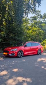 Ford Focus ST MK4 Turnier/ HAND/VOLL*/GARANTIE - Ford Focus: Rot