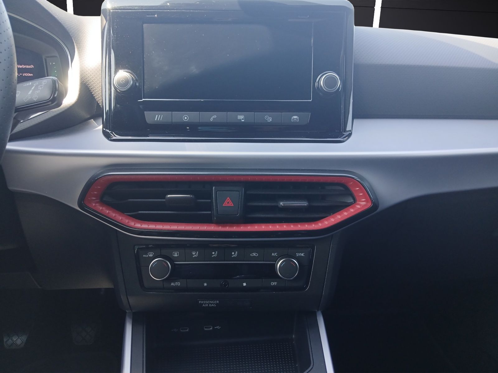 Fahrzeugabbildung SEAT Arona TSI FR-Line LED AID GRA PDC SH LM
