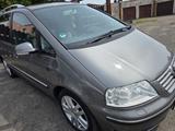 Volkswagen VW Sharan 2.0 TDI Freestyle mit 13 Monate Tüv - Volkswagen Sharan Freestyle mit Diesel-Antrieb