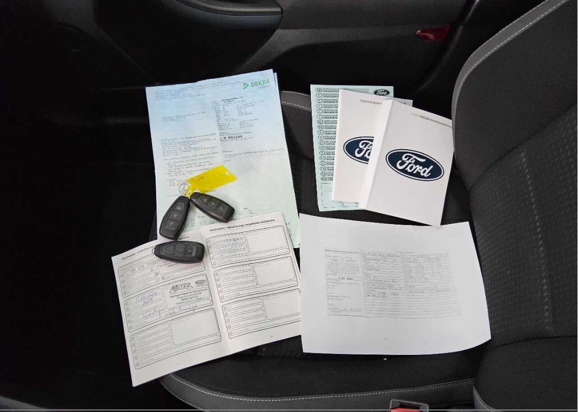 Fahrzeugabbildung Ford Focus Tur 1.5d AT8 C&C LED/ACC/NAVI/SHZ/AHK/8Fa