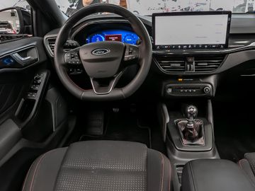 Ford Focus Turnier 1.0 ST-Line X Fahrerassistenzpaket