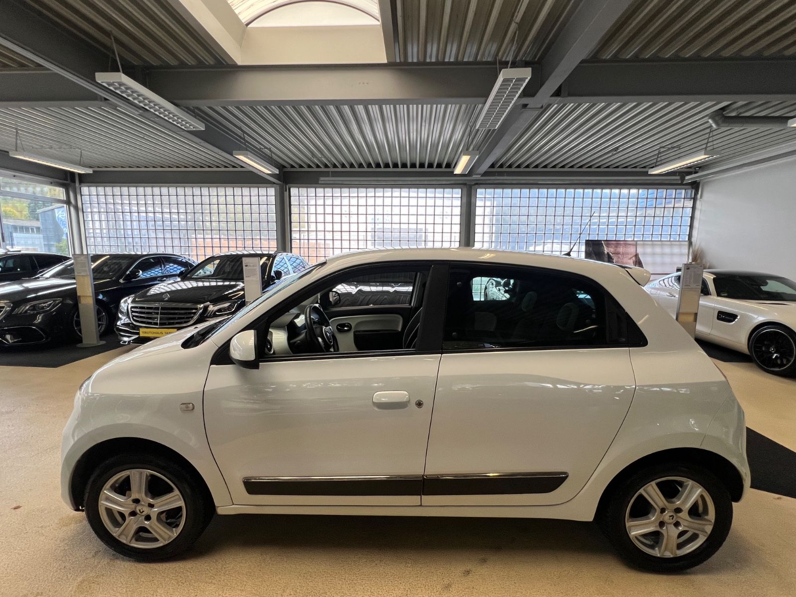 Fahrzeugabbildung Renault Twingo Intens*Spurhalte*PDC*Sitzheizung*
