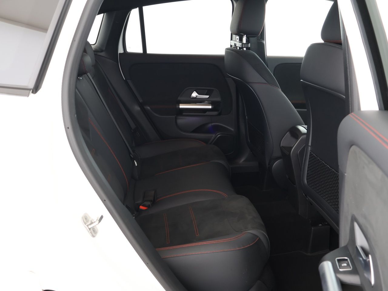 Mercedes-Benz GLA 180 Edition AMG AHK Distr. 360 Multibeam LED foto 15