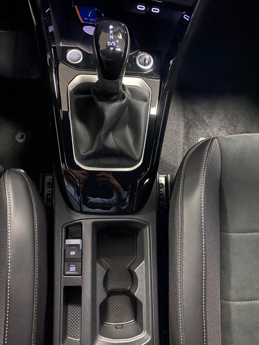 Fahrzeugabbildung Volkswagen T-Roc 1.5 TSI DSG Style+NAVI+MATRIX+Black Style+