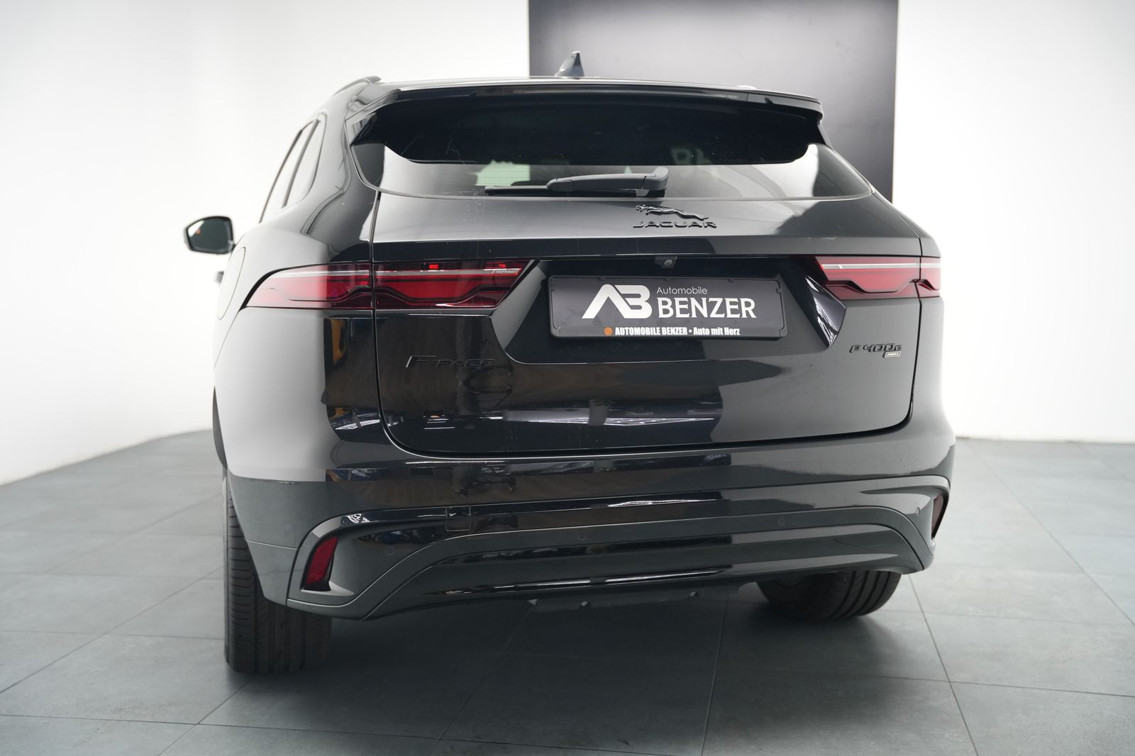Fahrzeugabbildung Jaguar F-PACE R-Dynamic S *Meridian*Ambiente*Alcantara