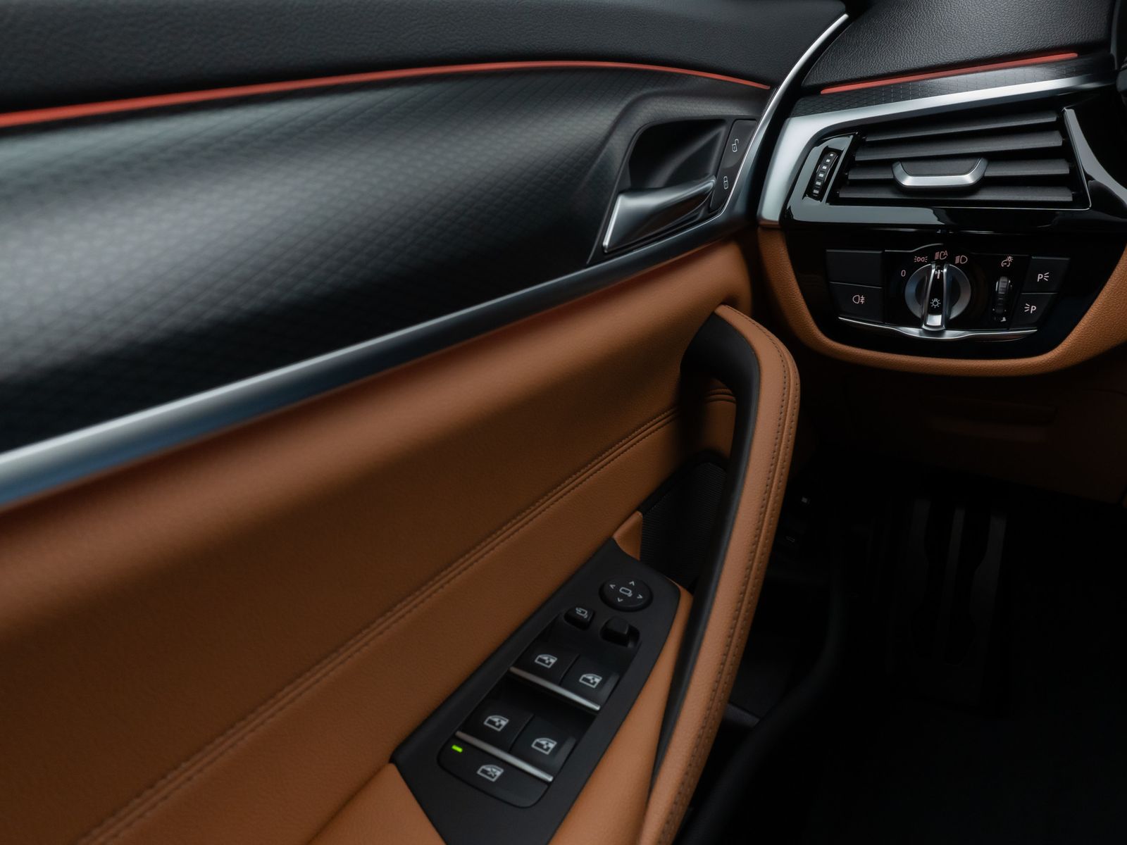 Fahrzeugabbildung BMW 530e M Sport 360°Laser HUD DAB H/K Komfort Alarm