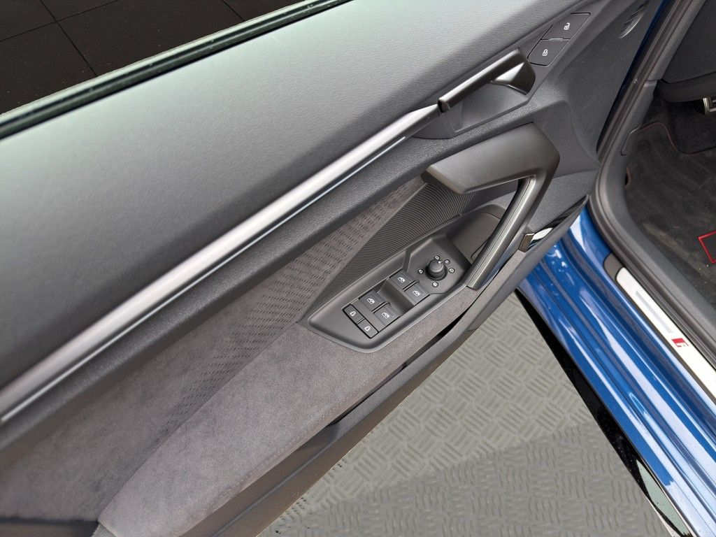 Audi RS3 Sportback quattro S-Tronic foto 10