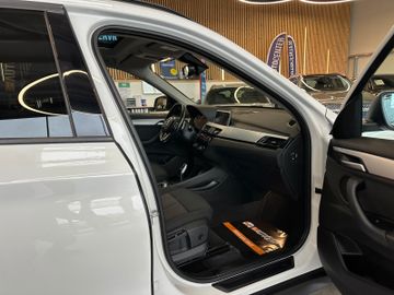 BMW X1 xDrive 20 d *HeadUp*Pano*AHK*Kamera*