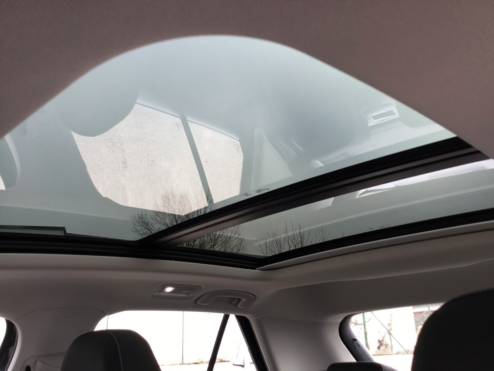 Fahrzeugabbildung Volkswagen T-Roc 1.5 TSI DSG Style+AHK+MatrixLED+ACC+Pano