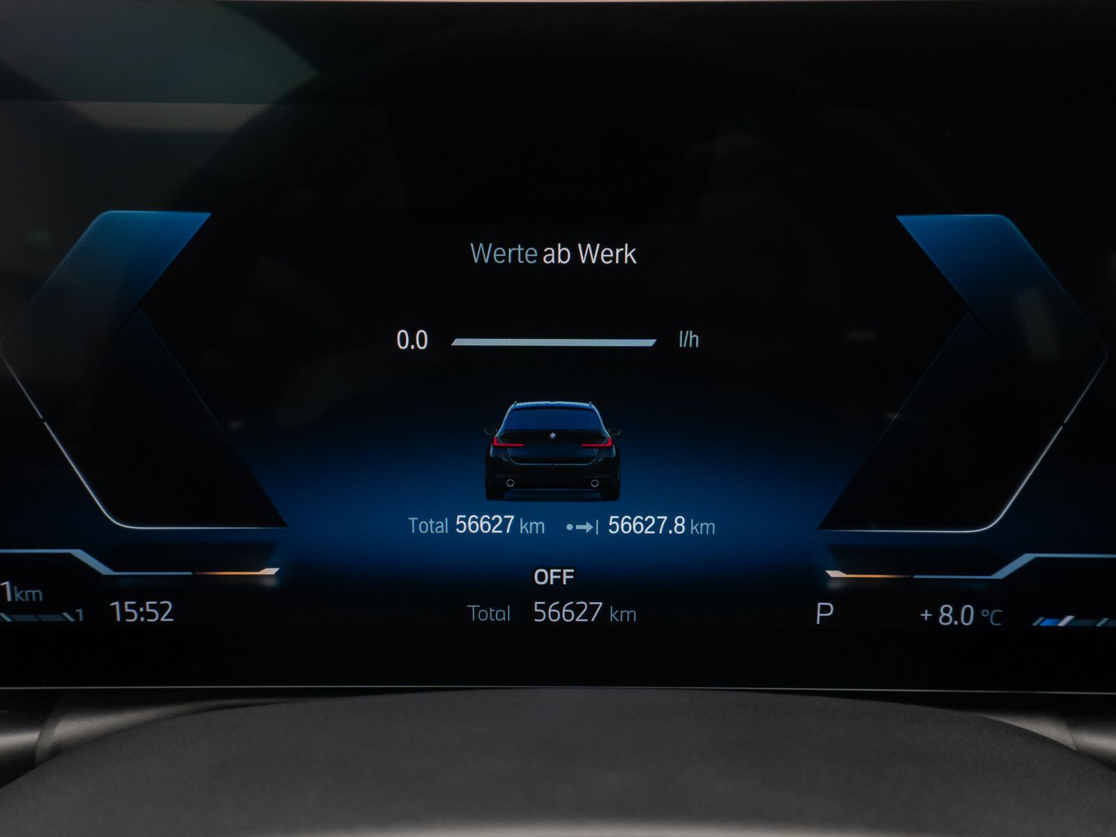 Fahrzeugabbildung BMW 330i xD DAB HUD CockPitPro PDCFernlichtassist