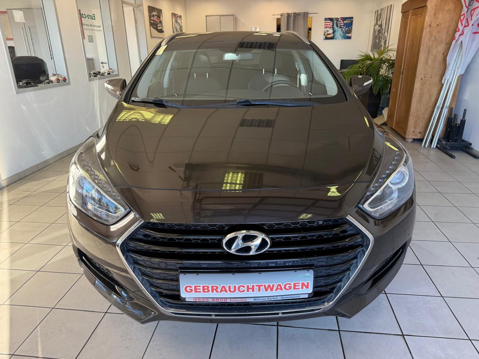 Fahrzeugabbildung Hyundai i40 cw blue Classic /AHK/8.FACH BEREIFT