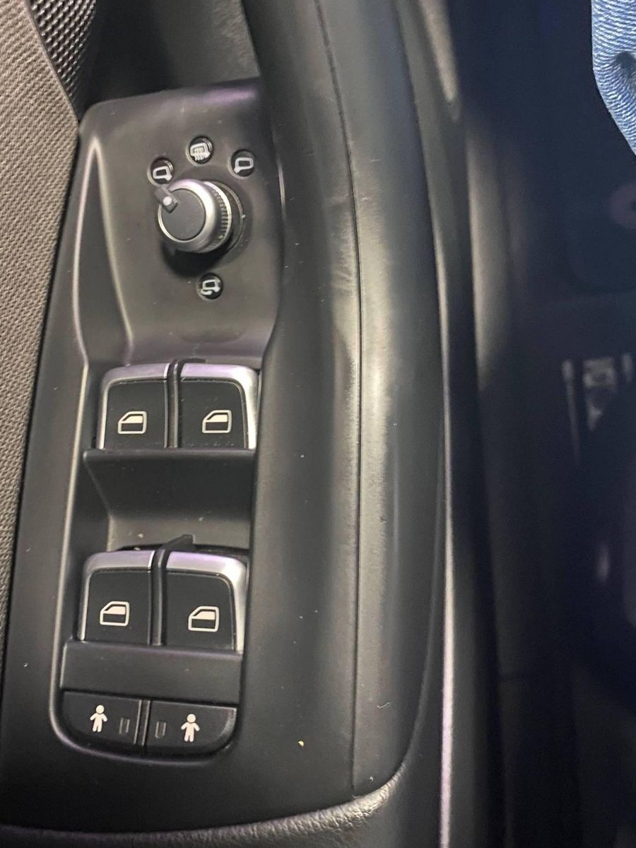 Fahrzeugabbildung Audi Q3 1.4 16V TFSI Sport+AHK+NAVIGATION+Keyless+PDC