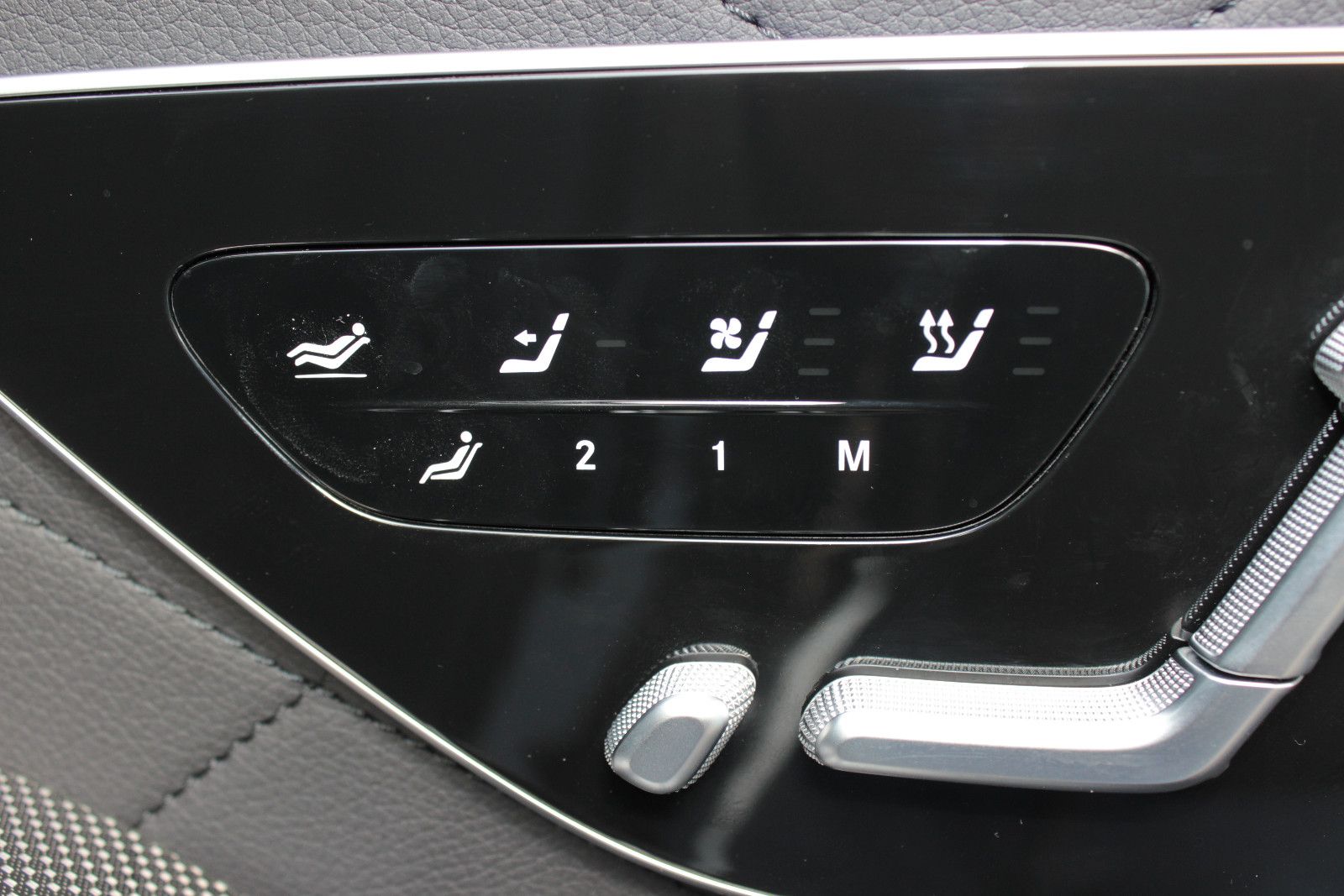 Fahrzeugabbildung Mercedes-Benz S 580 e 4Matic L