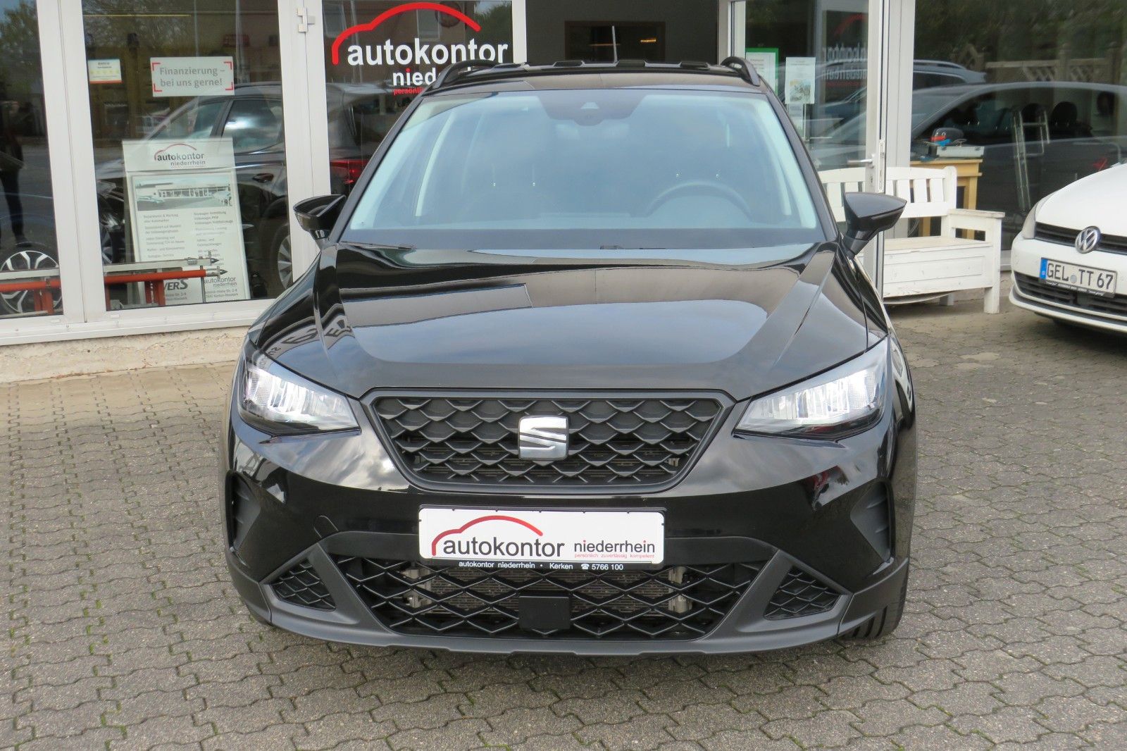 Fahrzeugabbildung SEAT Arona Style DSG LED NAVI DAB GRA PDC 1.HD