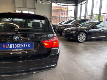BMW Touring 330d xDrive *PANO*NAVI*PDC*SZHZ*LEDER*