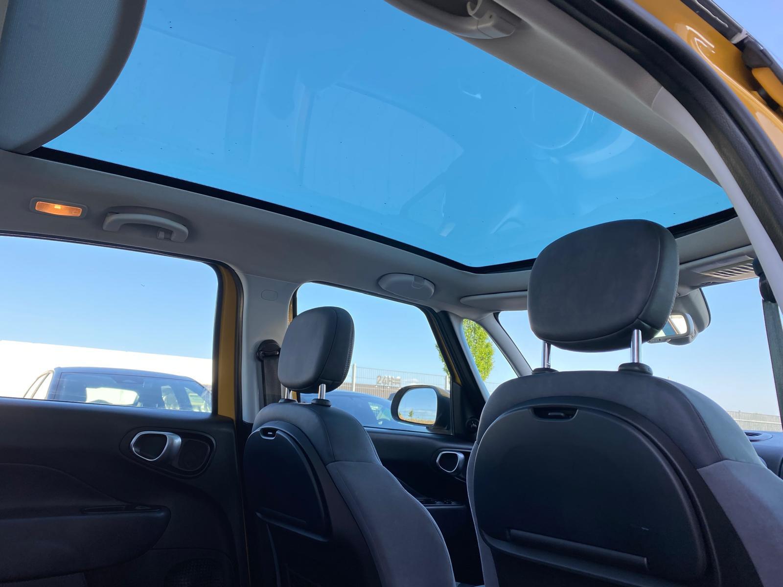 Fiat 500L 2012 — салон