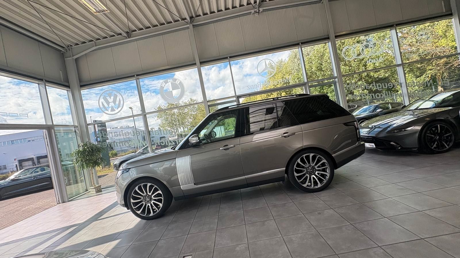 Fahrzeugabbildung Land Rover Range Rover P400e Autobiography Hybrid