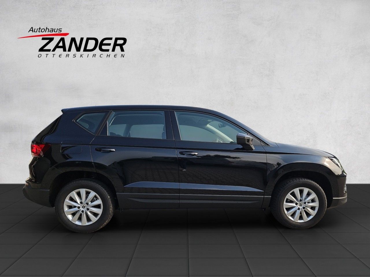 Fahrzeugabbildung SEAT Ateca Reference Edition - 5 Jahre Garantie uvm.