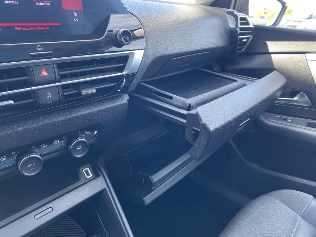 Fahrzeugabbildung Citroën C4 PureTech 130 *Automatik* SHINE *Park-Paket*