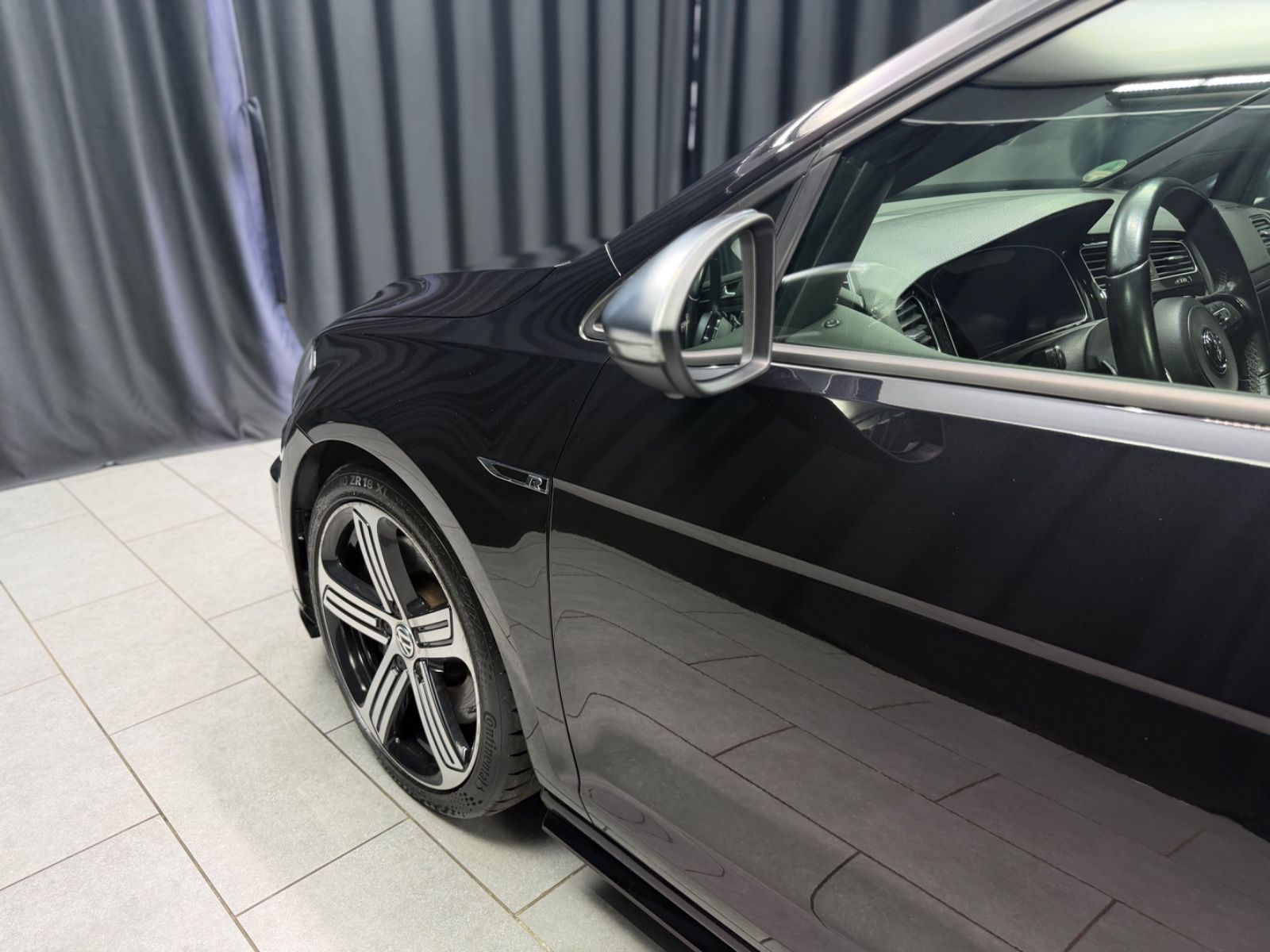 Fahrzeugabbildung Volkswagen Golf VII 2.0 R 4Motion |DSG|VIRTUAL|2.HAND