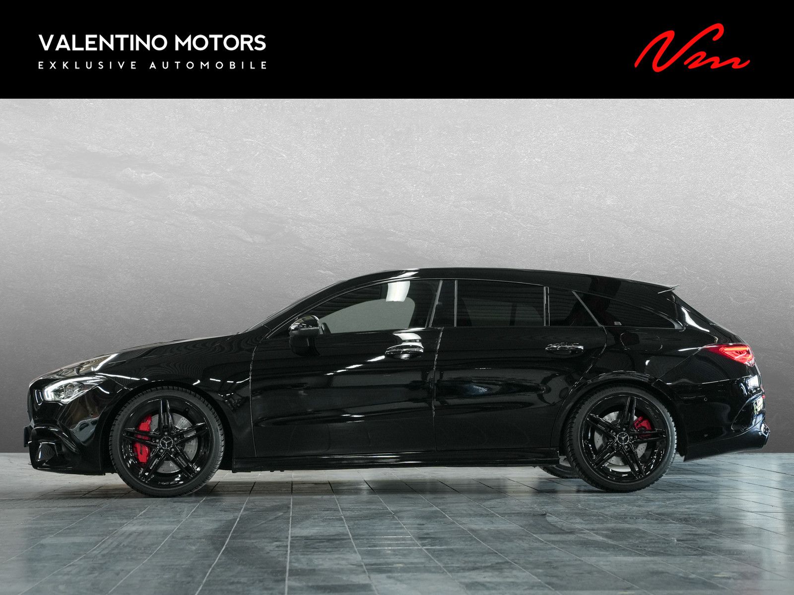 Fahrzeugabbildung Mercedes-Benz CLA 45 AMG Shooting Brake S 4Matic - Panorama