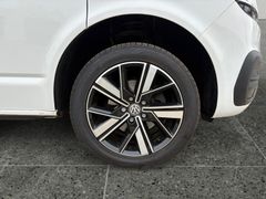 Fahrzeugabbildung Volkswagen T6.1 Multivan lang 4MOTION DSG - Standhzg*Navi!!