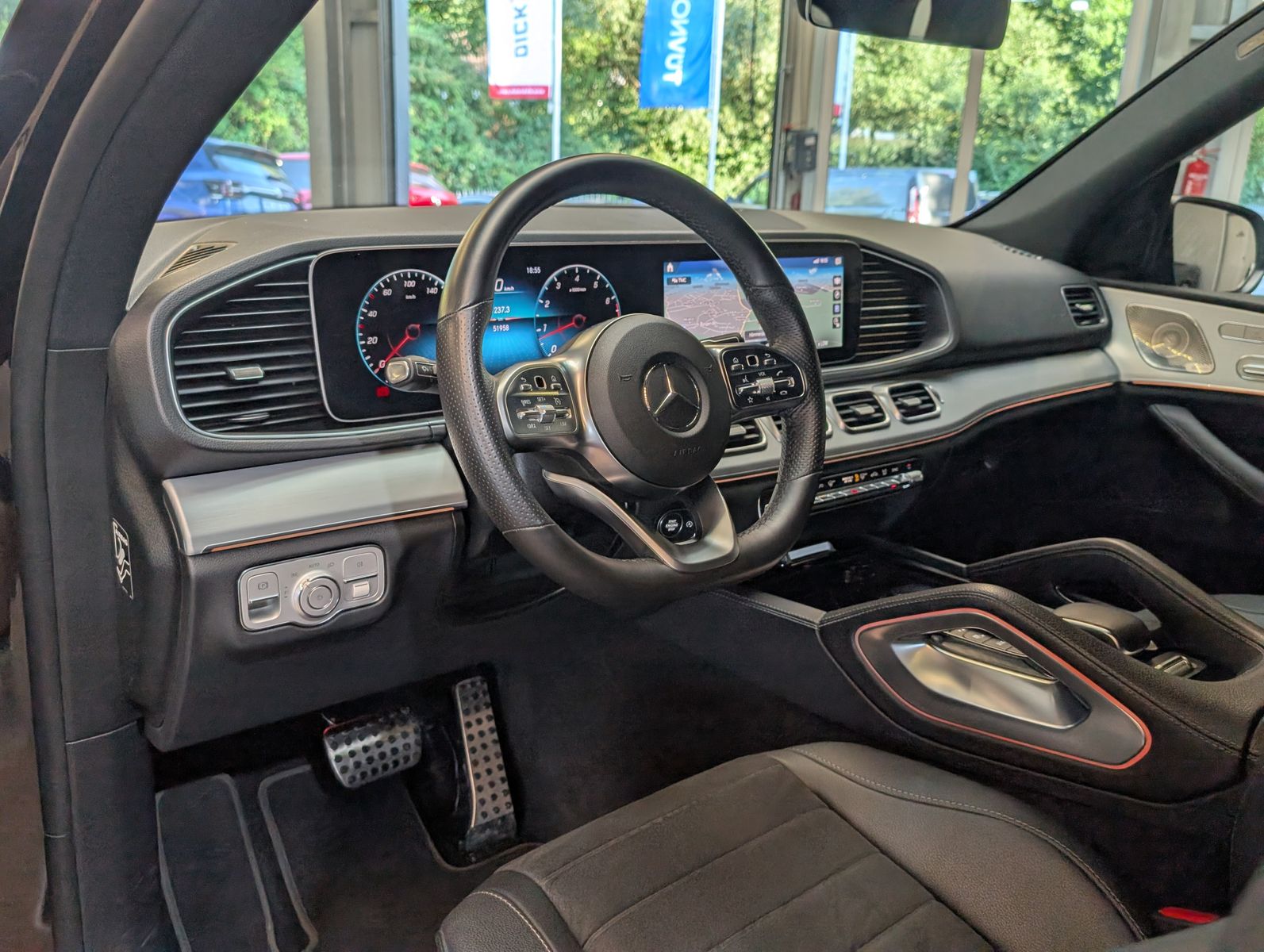 Fahrzeugabbildung Mercedes-Benz GLE 450 AMG 4M*AIRMATIC*LED*BURMESTER*CAM*NIGHT*