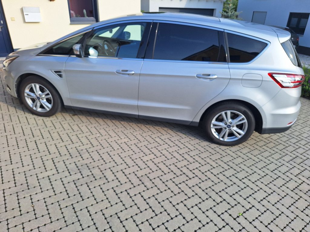 Image of Ford S-Max