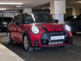 MINI Cooper S JCW/PANO/TEMP/AMBI - gebrauchte MINI Cooper S aus dem Jahr 2021