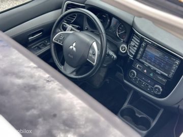 Mitsubishi Outlander - 11