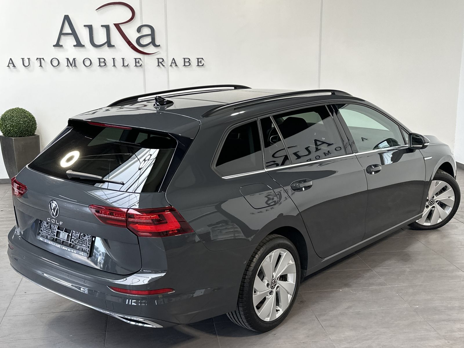 Fahrzeugabbildung Volkswagen Golf Variant 2.0 TDI DSG Style NAV+LED+PANO+H&K