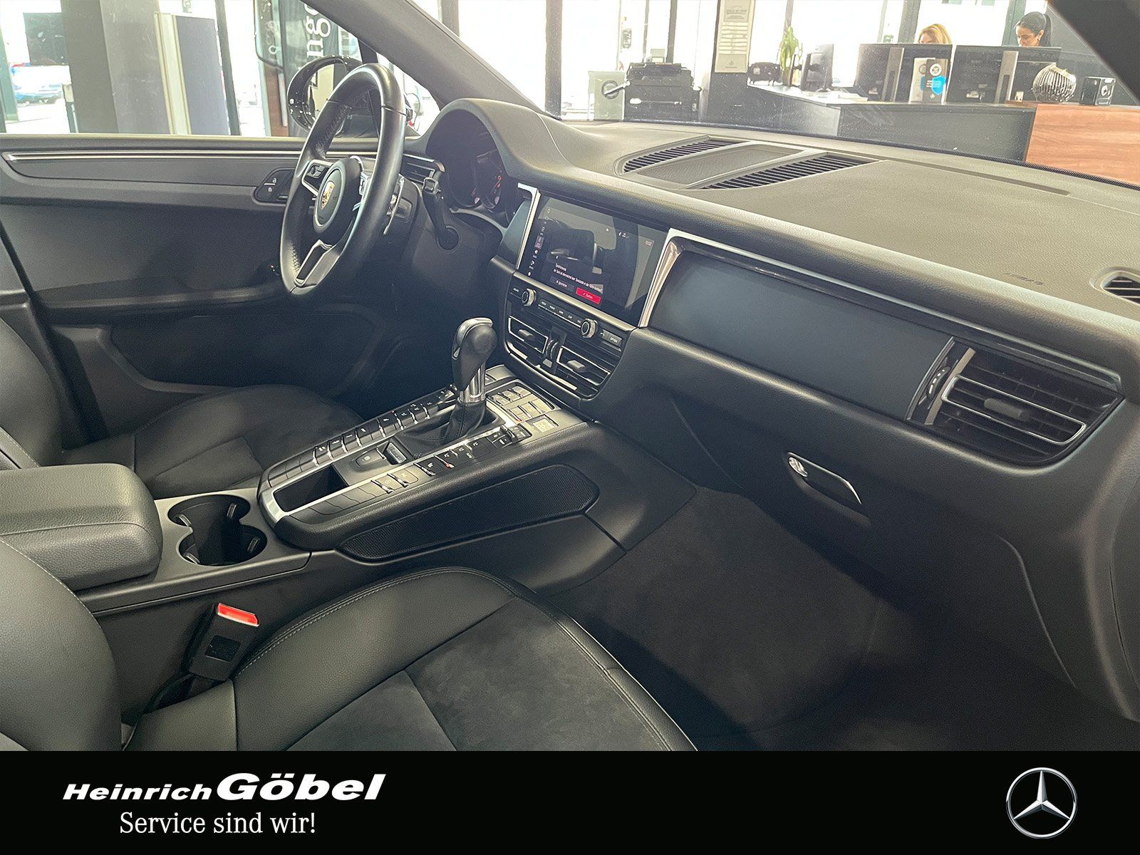 Fahrzeugabbildung Porsche Macan PANO+360°KAMERA+BOSE+CARPLAY+PASM+PDLS+