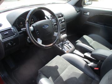 Ford Mondeo Ghia X Klimaa. + PDC + Xenon