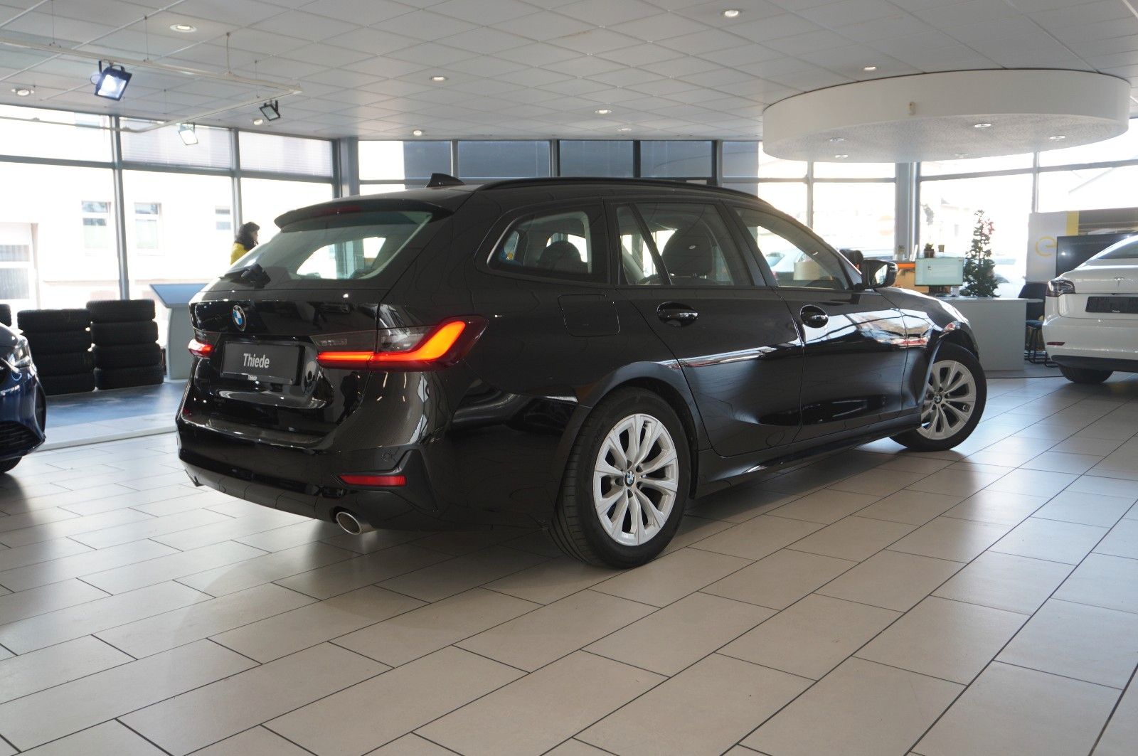 Fahrzeugabbildung BMW 318D TOURING ADVANTAGE NAVI/LED/VIRTUAL/SHZ/DAB+